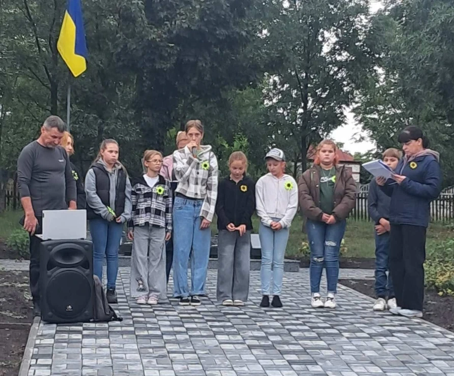 Жителі Цибулевого під час мітингу