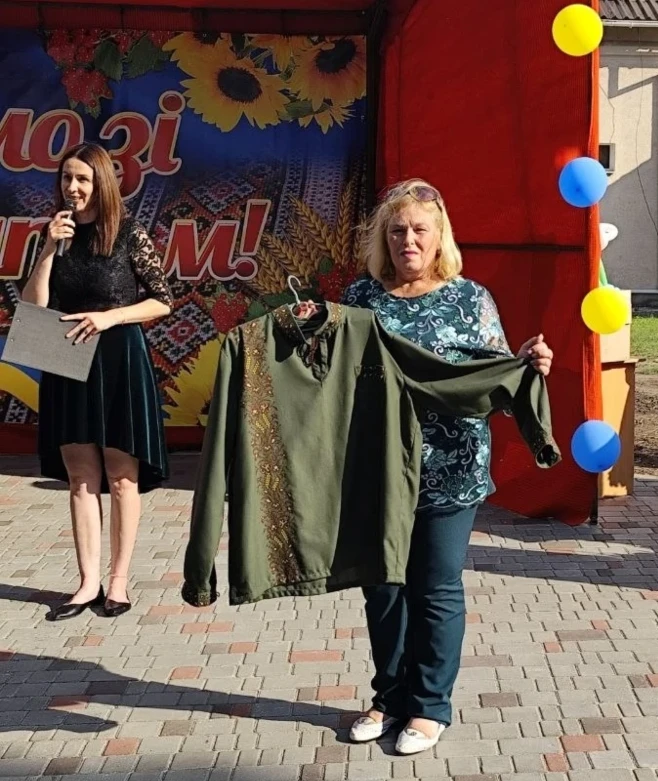 Світлана Свірбій представляє вишиванку