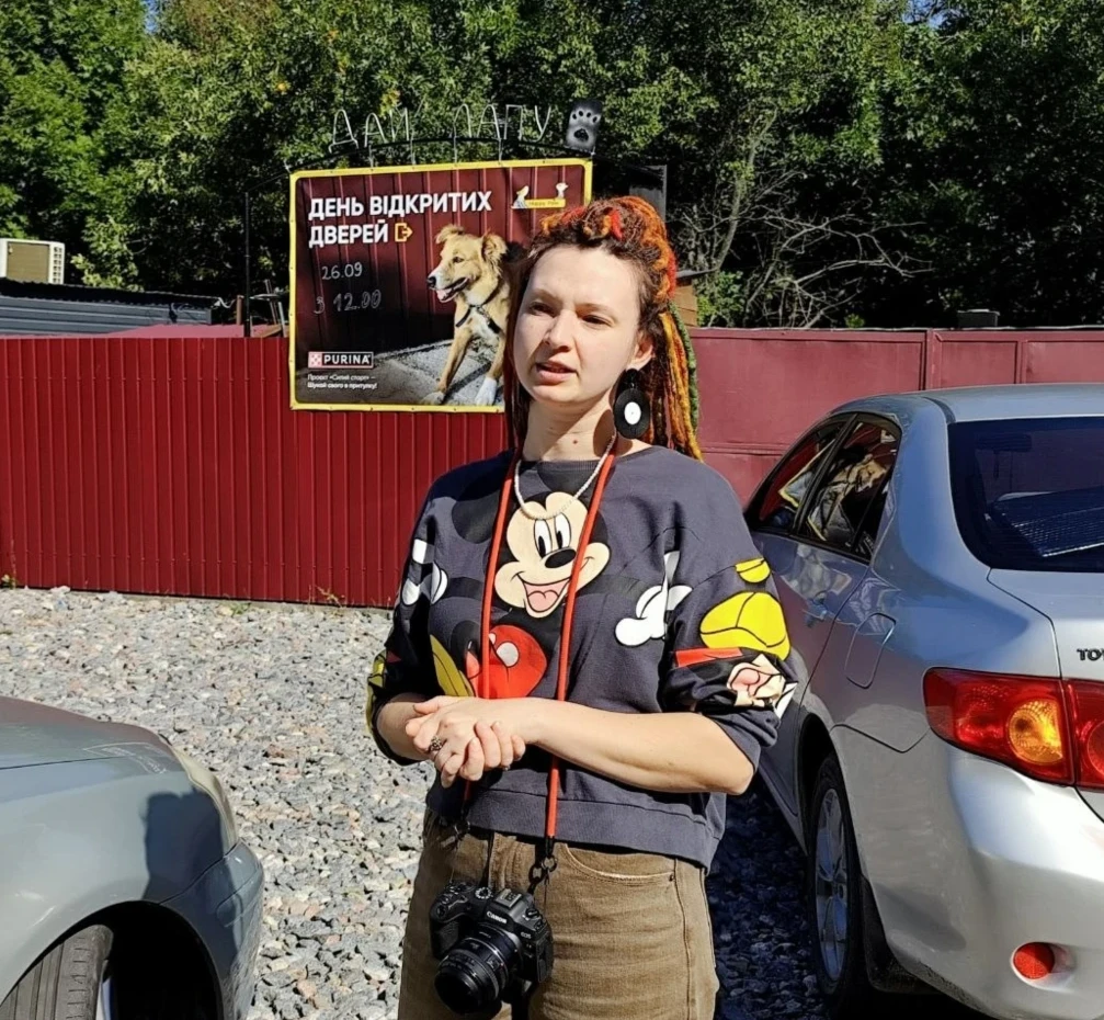 Волонтерка Аліна