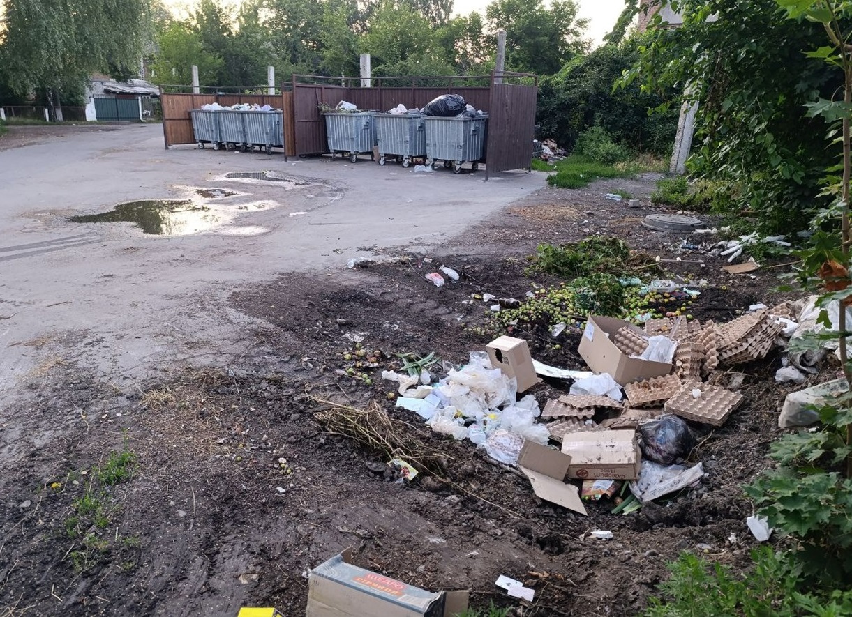 Майданчик для збору сміття у Знам'янці