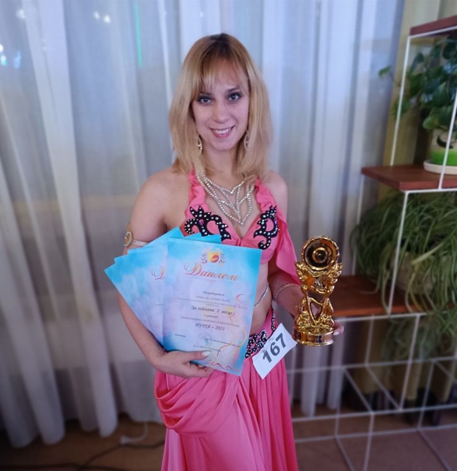 Вікторія Блудова, танцівниця гурту Лейла