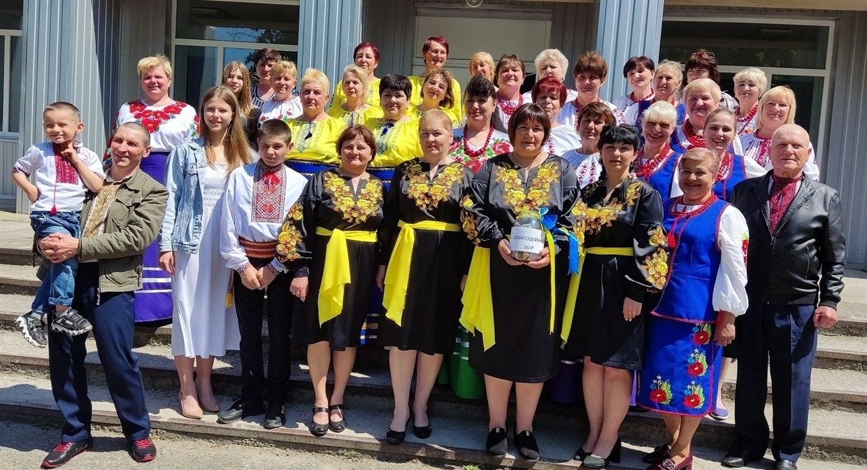 Учасники благодійного заходу у Макарисі