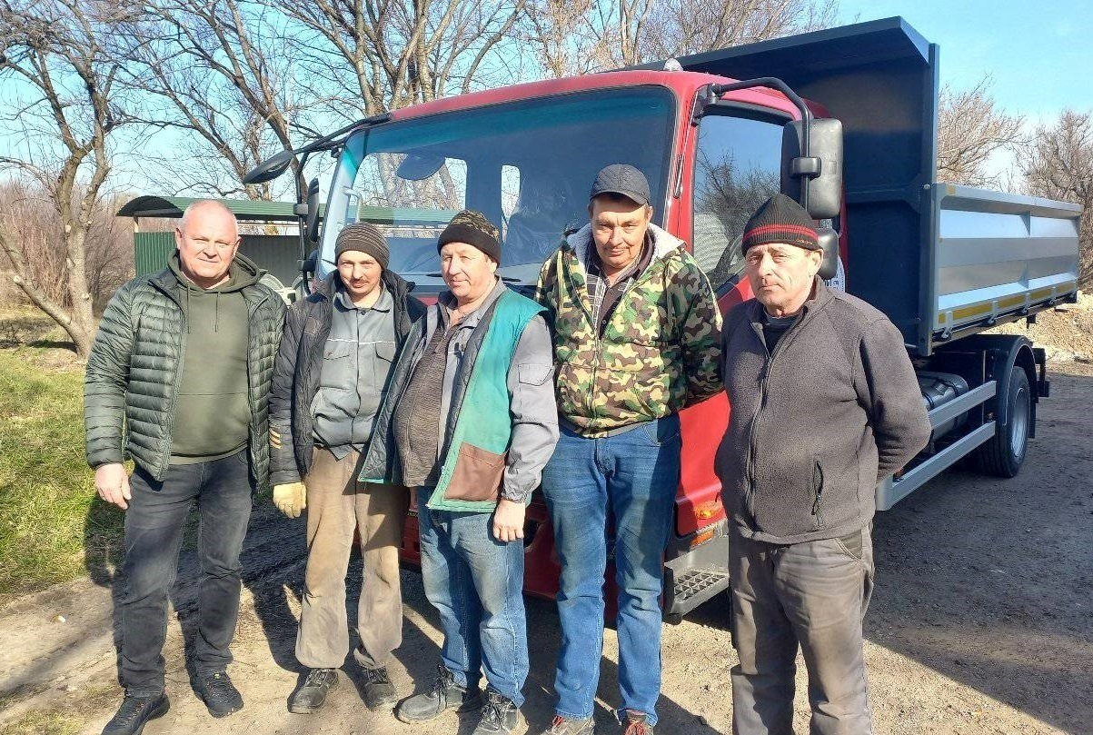 Працівники Дмитрівського комунального підприємства "Сількомунгосп"