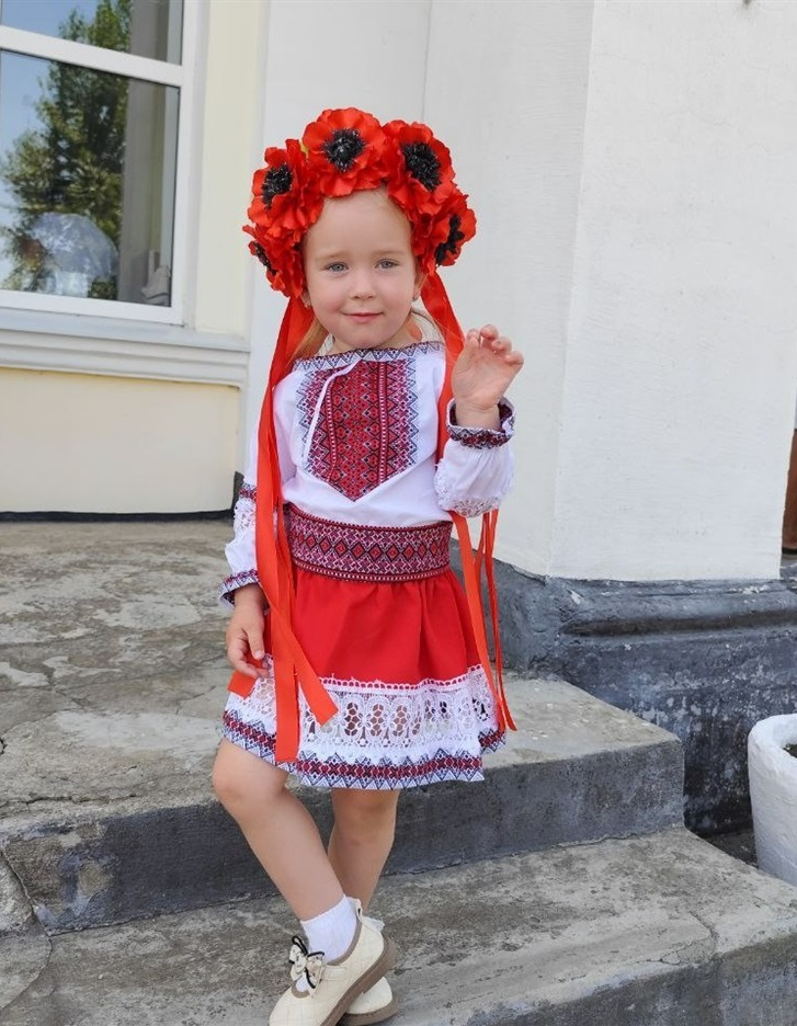 Маленька учасниця заходу Емілія Бибикова