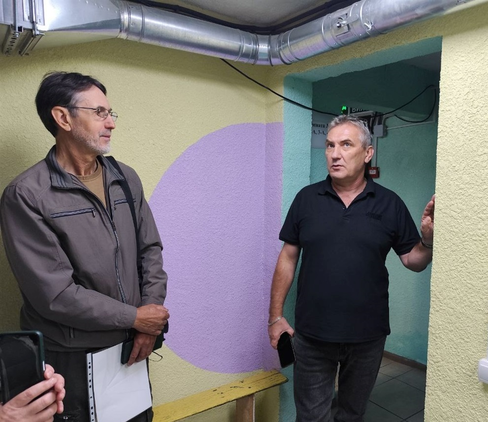 Петро Мельник та директор ліцею Олександр Зінченко