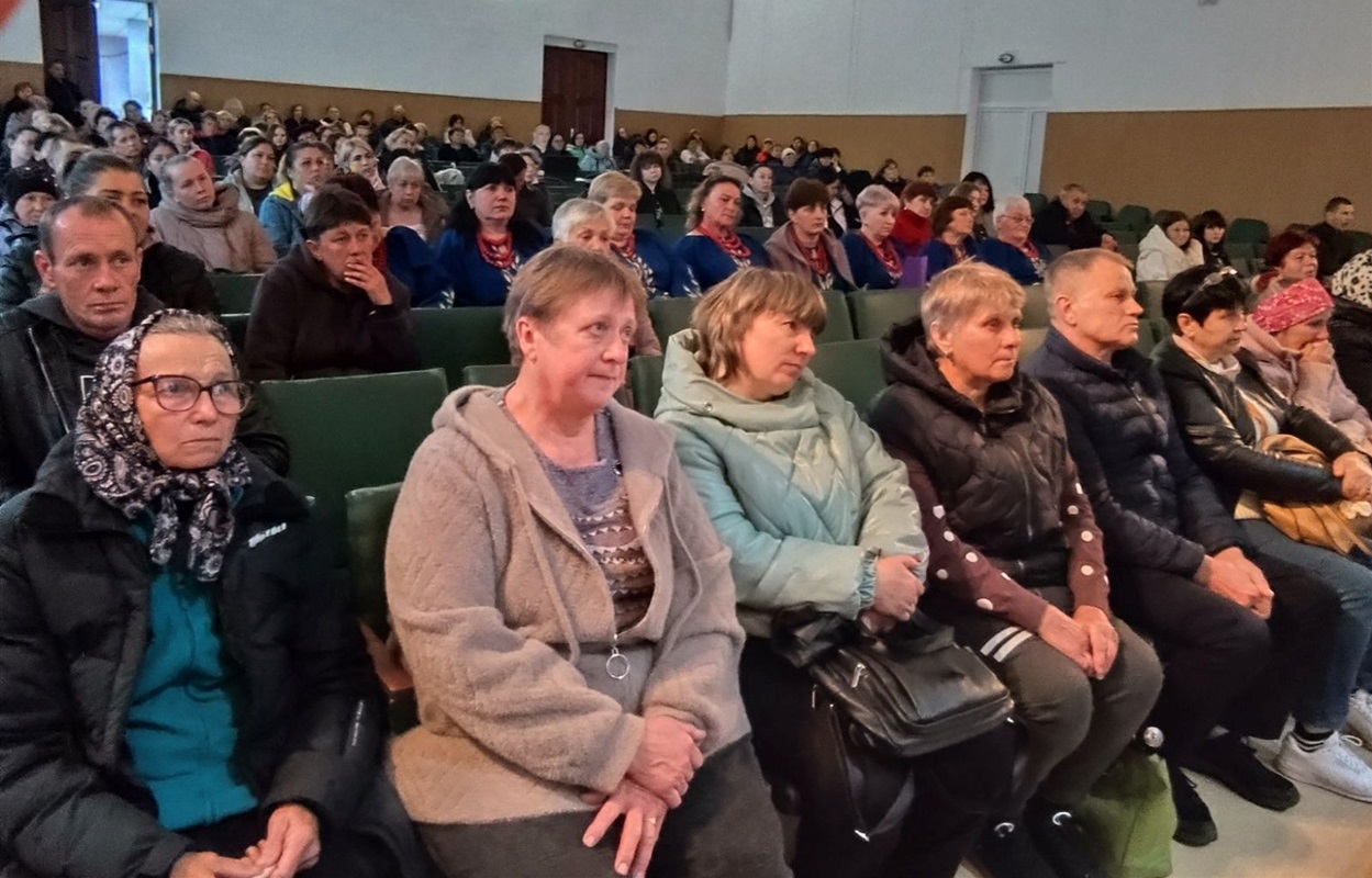Під час концерту до Дня матері