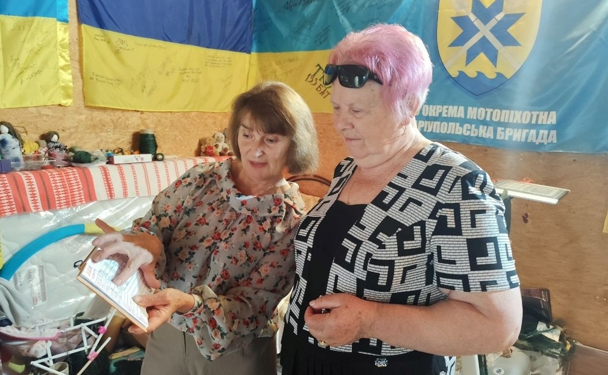 ​Керівниця ГО "Цибулівські нескорені серця" Наталія Єльник та голова Дмитрівської територіальної громади Наталія Стиркуль
Автор: Катерина Матко


​