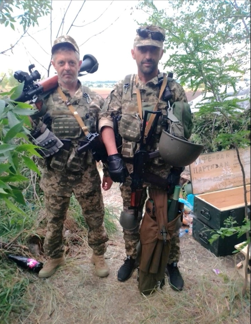 Роман Чернега з побратимом