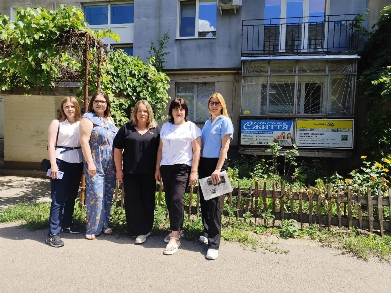 Команди газети "Сільське життя", сайту Знам'янка.City та «Кіровоградської правди» під час робочої зустрічі у редакції.