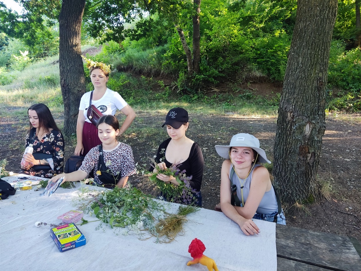 Плетіння вінків 