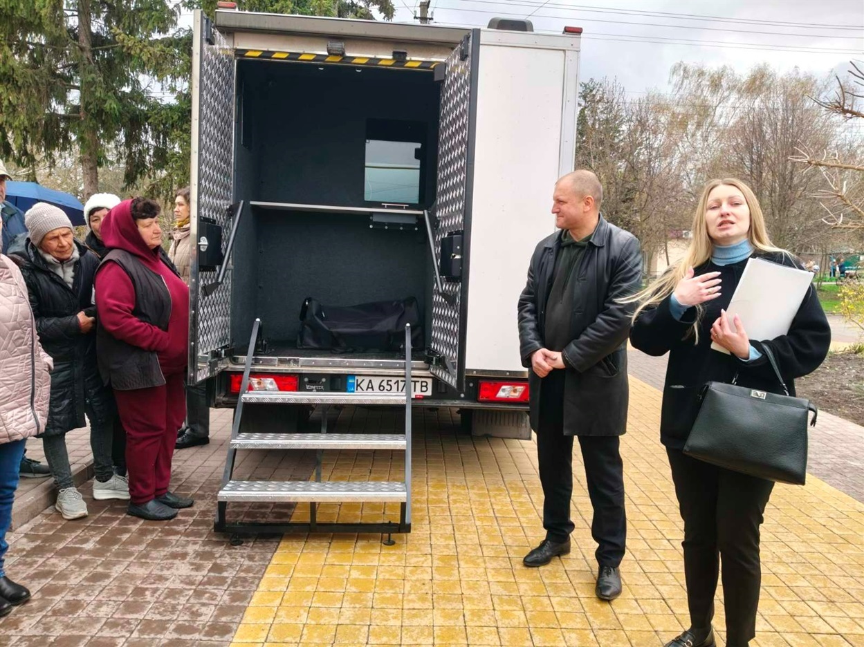 Представлення пересувного Ощадбанку у Дмитрівці