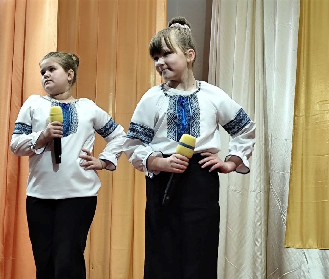 Юні артистки з Цибулевого