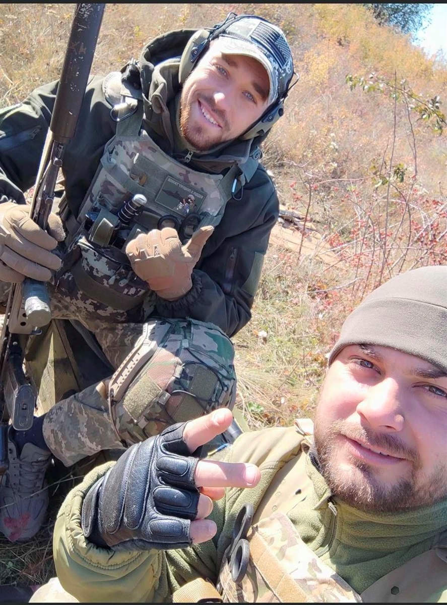 Юрій з побратимом