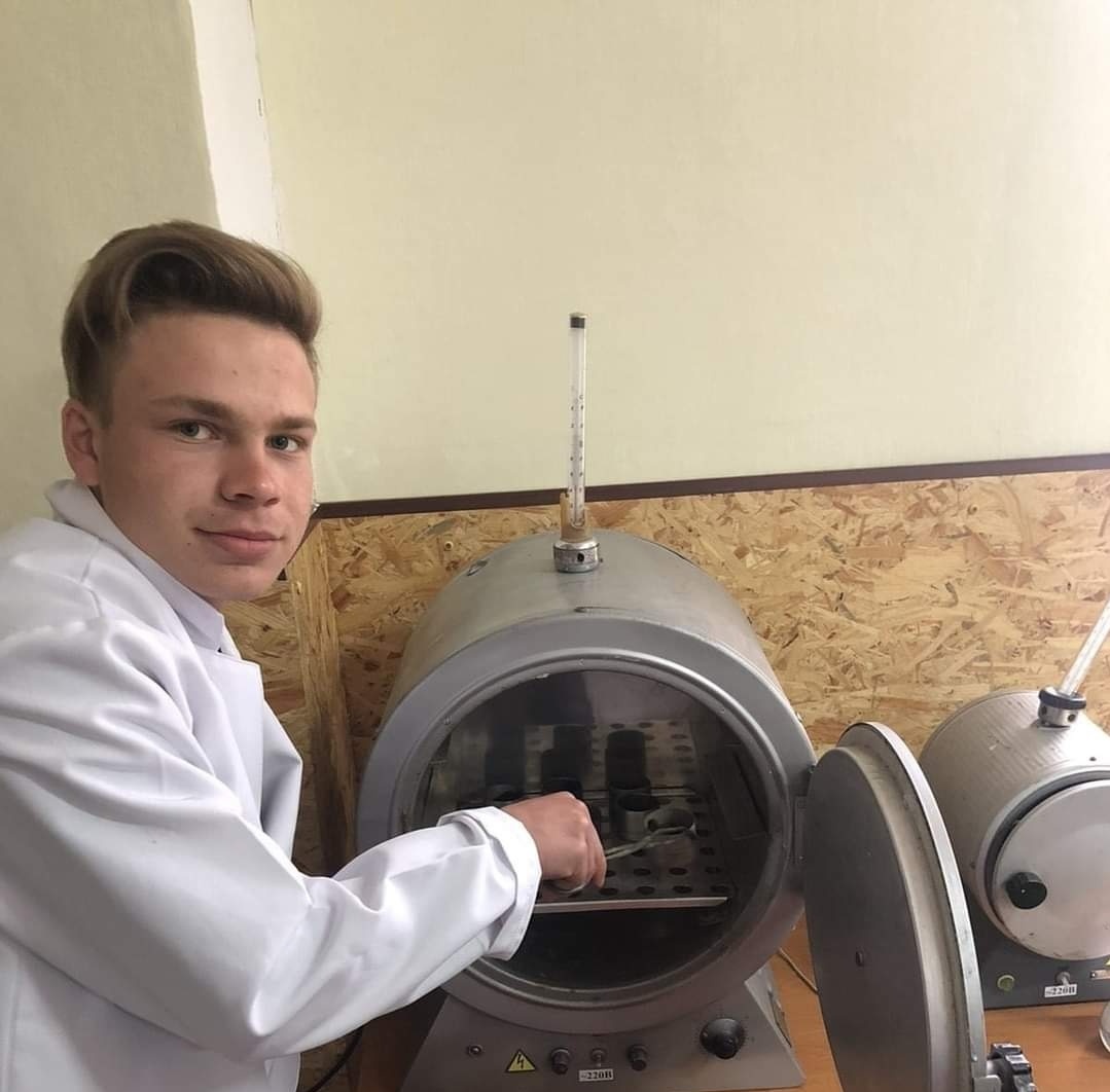 Артем Добровольський