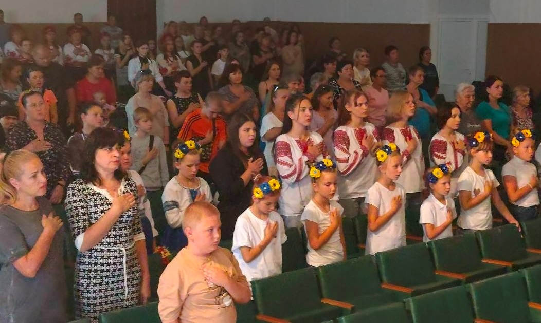 Всі присутні вшанували полеглих захисників хвилиною мовчання