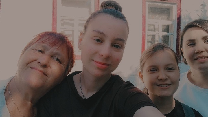 Ольга з дітьми