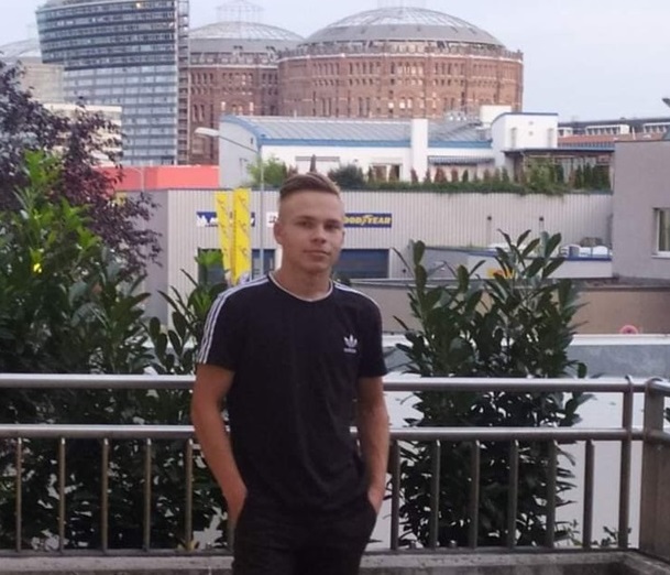 Артем Добровольський
