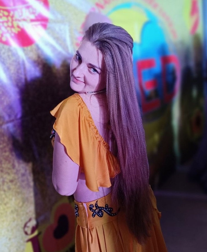 Оля Полякова, танцівниця гурту "Лейла"