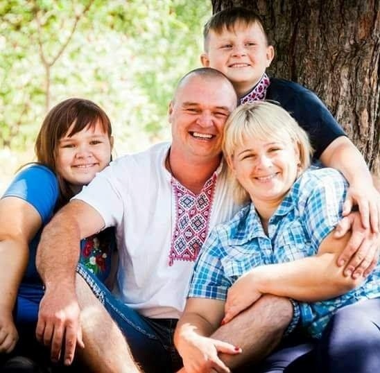 Олександ та Ірина Ткаченки з дітьми