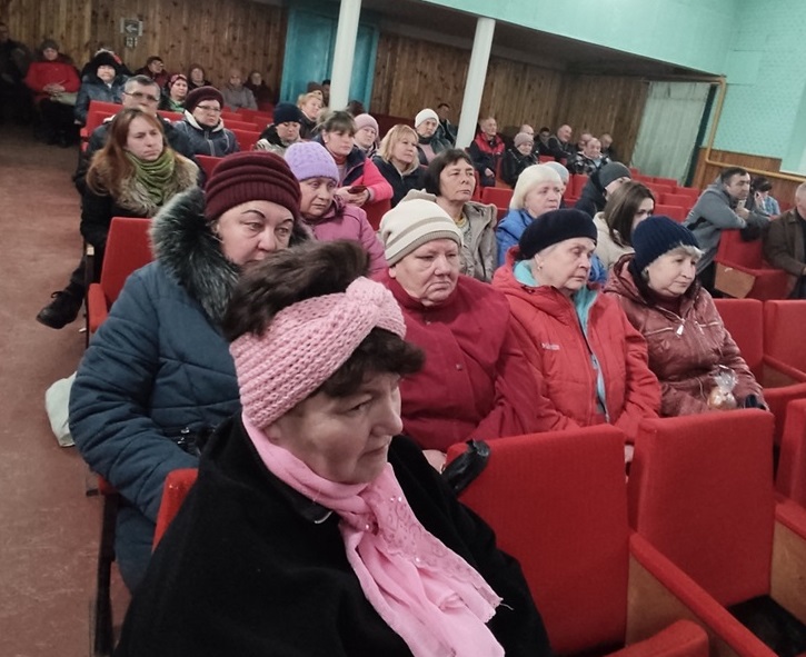 Жителі Знам'янка Друга під час зустрічі