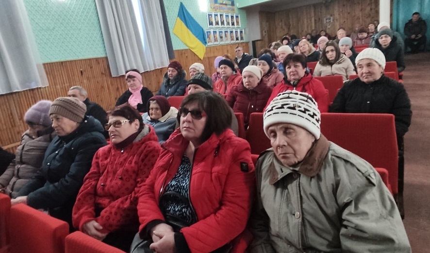 Жителі Знам'янка Друга під час зустрічі