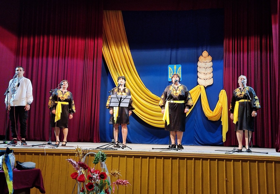 Гурт "Гонорові активістки" та Артур Ціцей