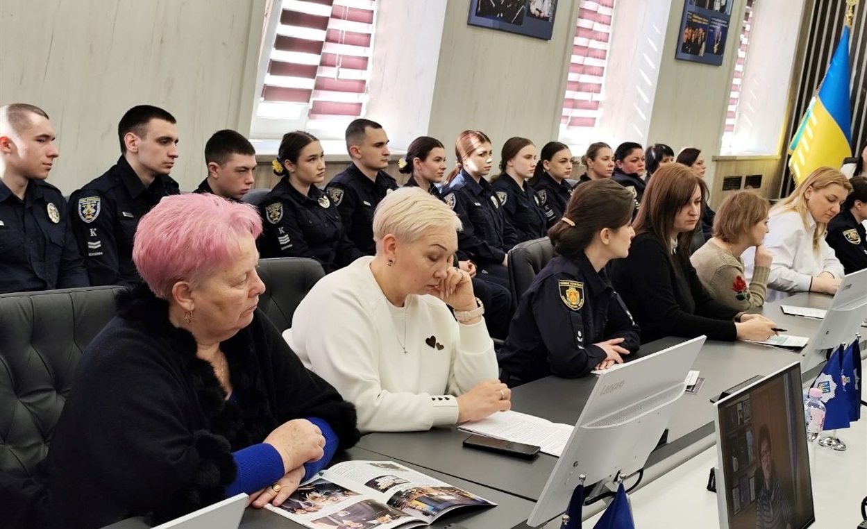Представниці Дмитрівської громади під час круглого столу "Жінки. Мир. Безпека"
