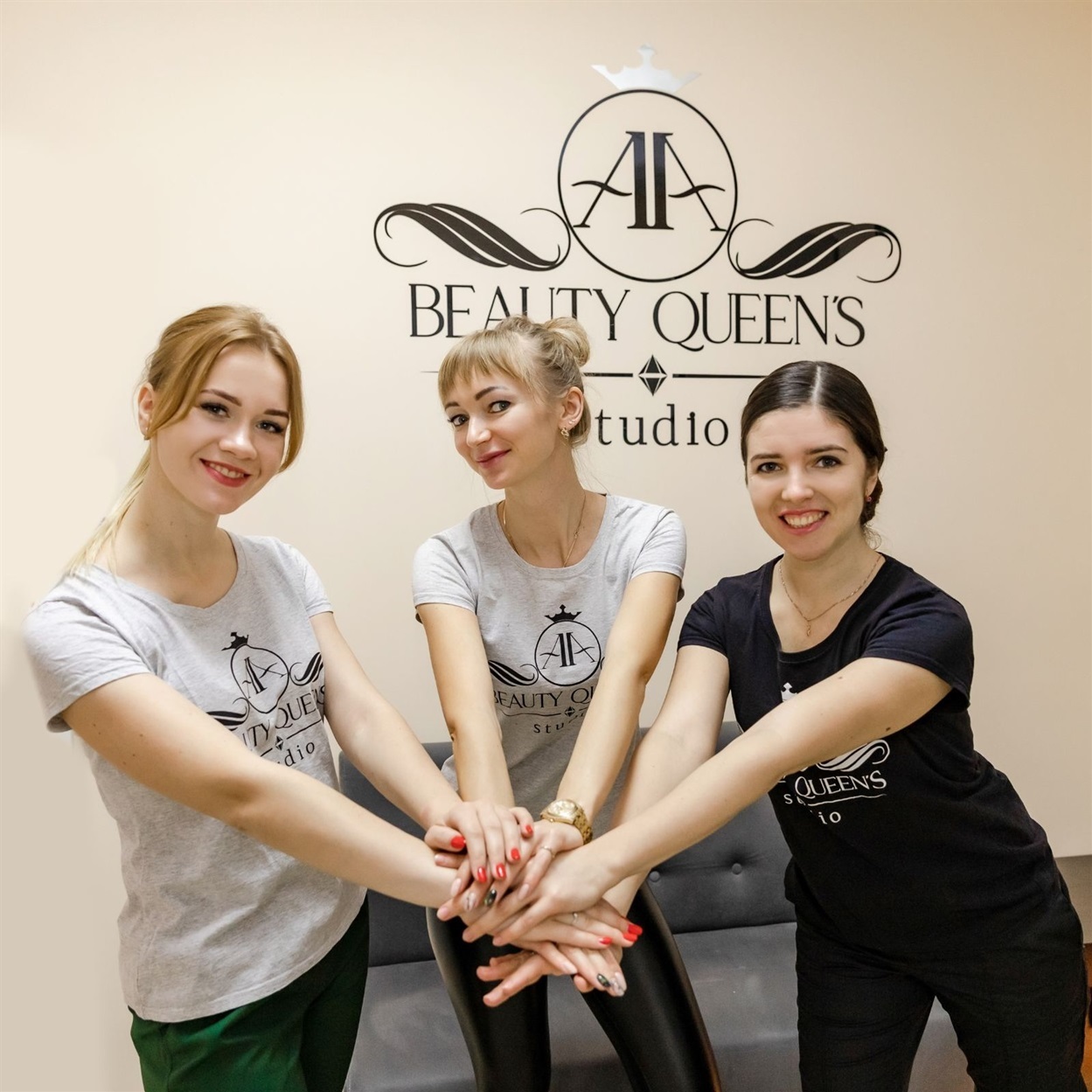 Аліна Костричук зі своїми колегами у Харкові
