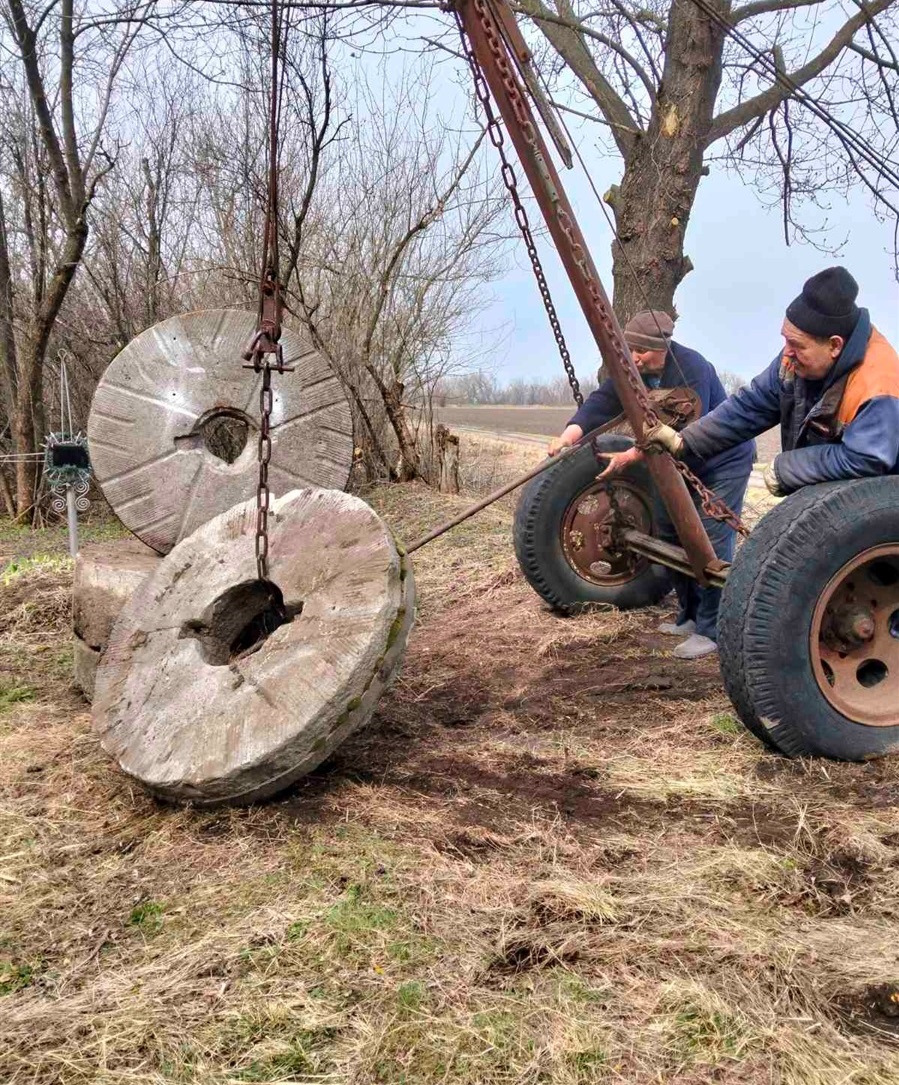 Піід час встановлення пам'ятного знака