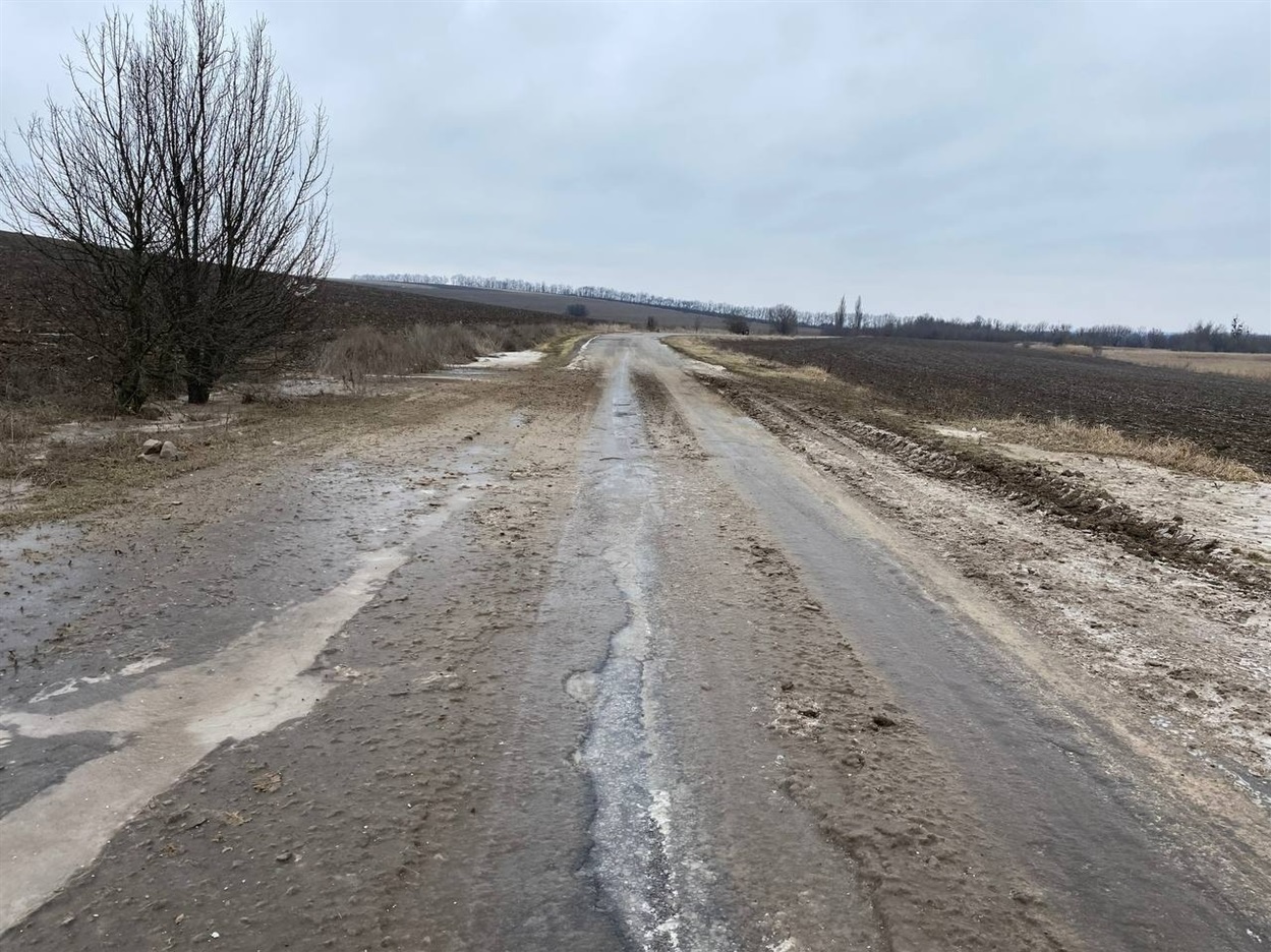 Так виглядає одна з доріг у Дмитрівській громаді після паводку