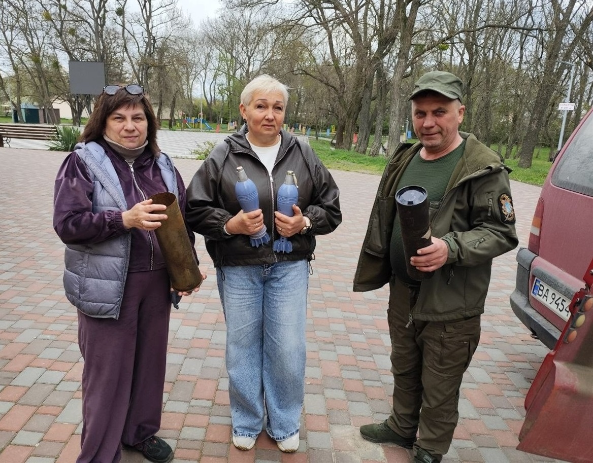 Лідія Міркотан та Інна та Павло Кучеренки