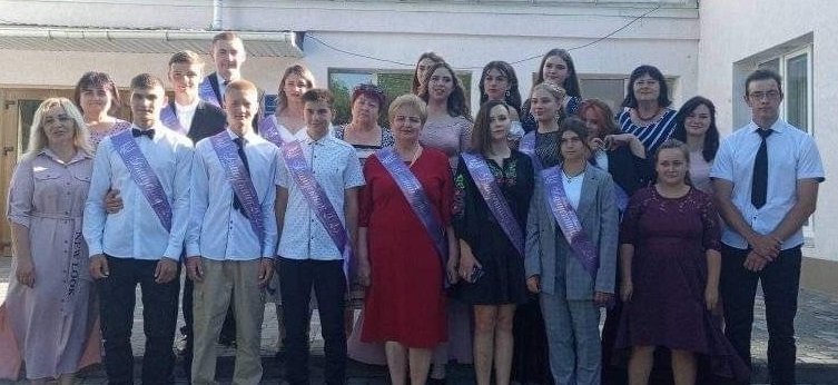 Випускники з класним керівником