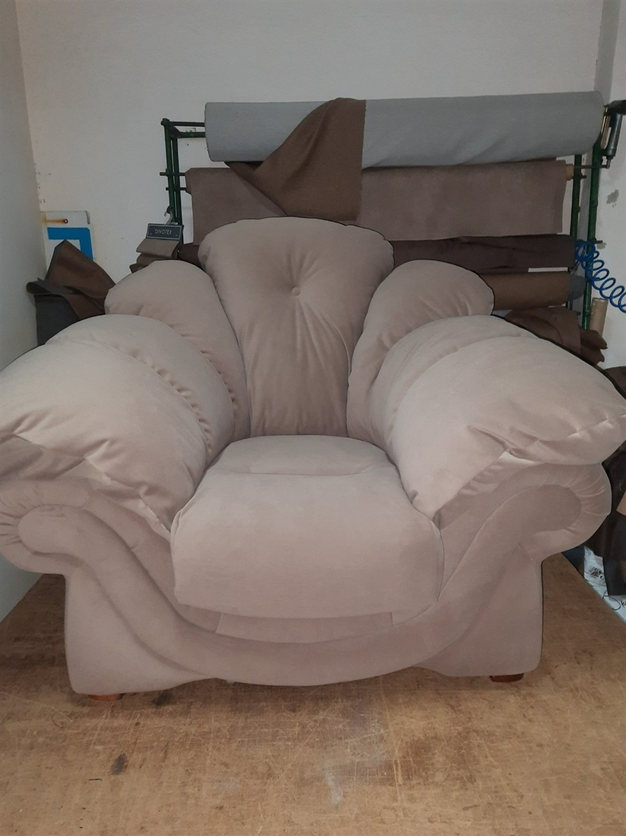 Крісло після реставрації