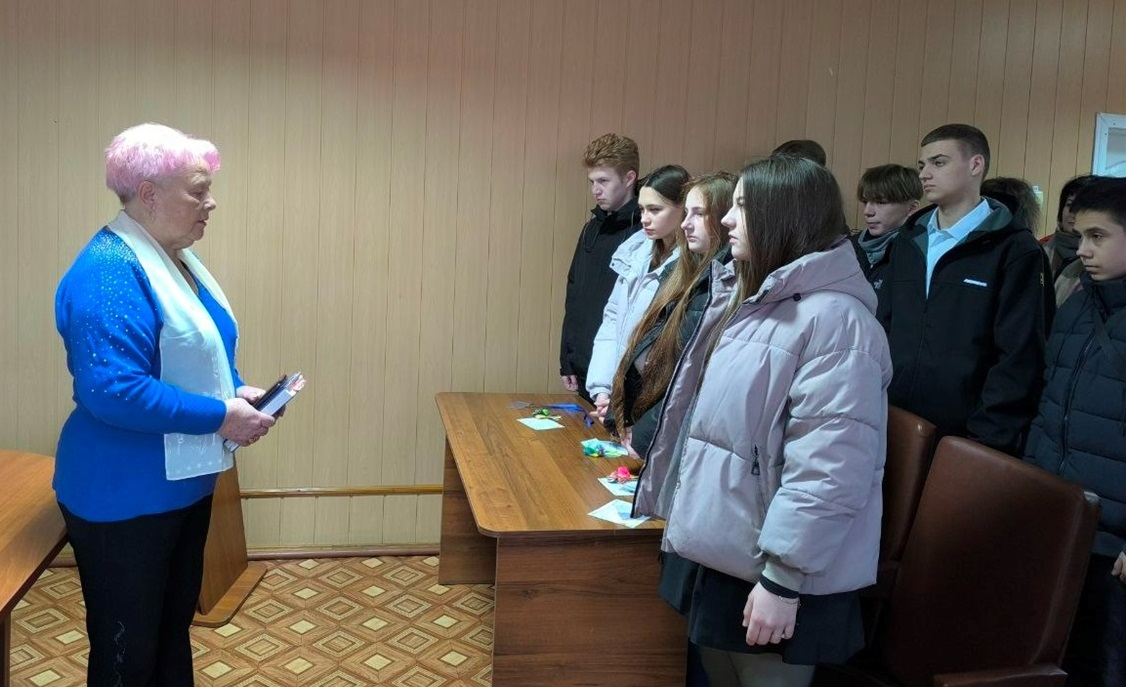 Наталія Сиркуль з учнями