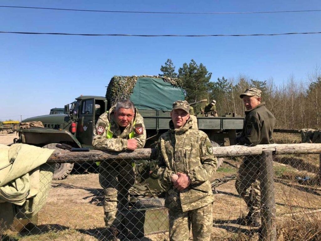 Валерій з побратимами