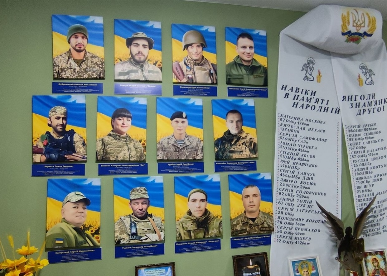 Світлини загиблих Захисників та Захисниці