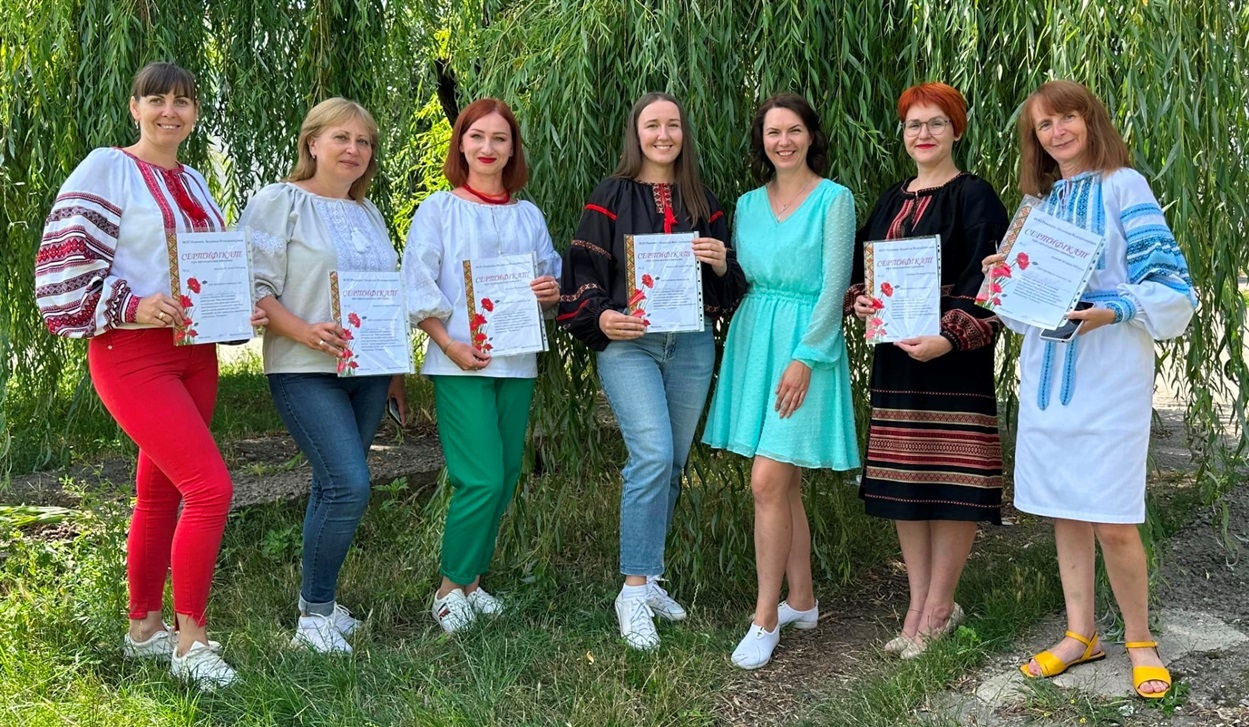 Випускниці курсу навчално-виробничого майданчика "Синергія"