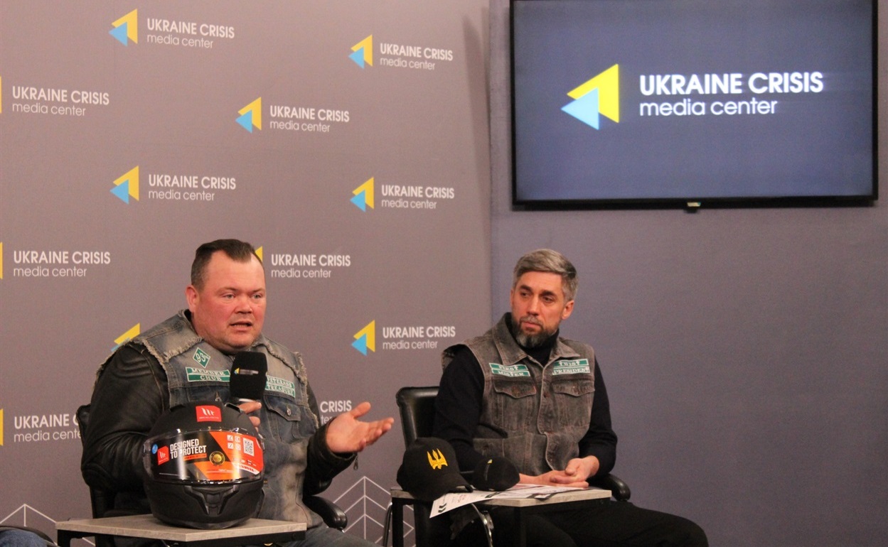 Під час пресконференції щодо впровадження в Україні міжнародного стандарту безпеки мотошоломів