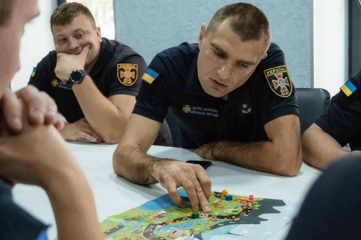 Гра "Ріскленд" та "Підказки у надзвичайних ситуаціях" для подальшої роботи з дітьми