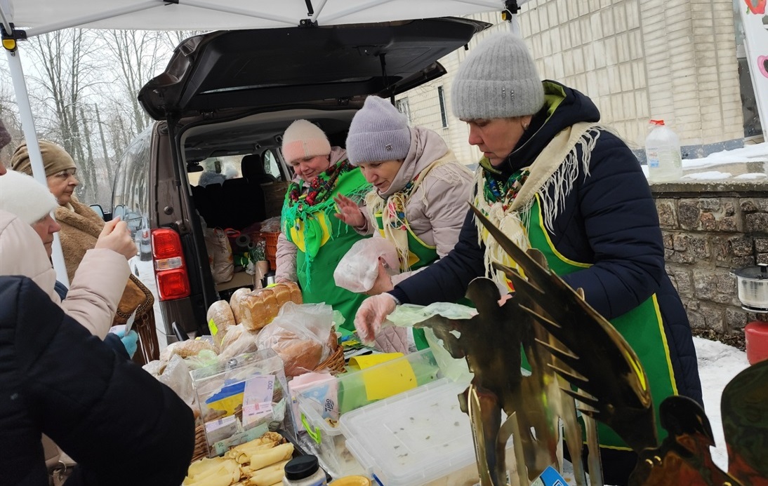 Під час благодійного ярмарку