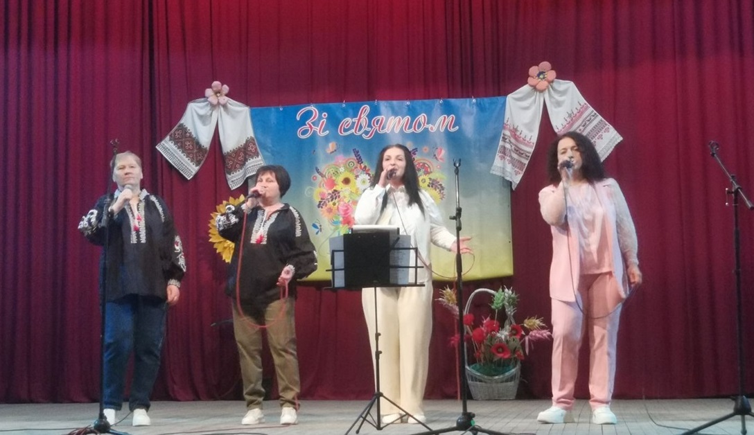 Гурт "Гонорові Макарівчанки"